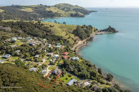 Photo of property in 19 Puriri Road, Te Kouma, Coromandel, 3581
