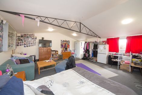 Photo of property in 8 Hillcrest Drive, Kelvin Grove, Palmerston North, 4414