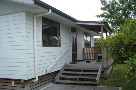 Photo of property in 4 Peachgrove Road, Te Atatu Peninsula, Auckland, 0610