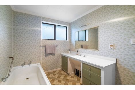 Photo of property in 38 Kirkoswald Street, Wallacetown, 9816