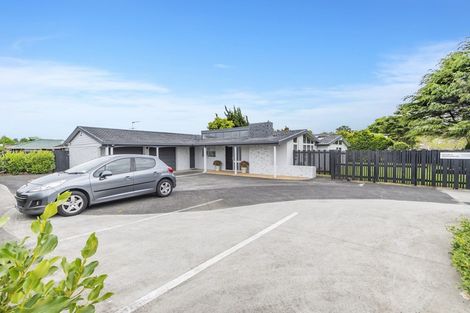 Photo of property in 2 Beaumaris Way, Conifer Grove, Takanini, 2112