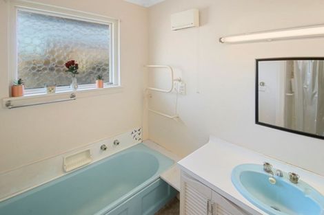 Photo of property in 62 Hargood Street, Woolston, Christchurch, 8062