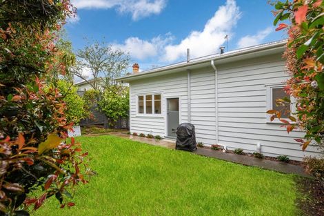 Photo of property in 33 Sentinel Road, Herne Bay, Auckland, 1011