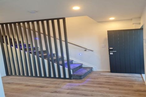Photo of property in 2/43 Ranui Avenue, Ranui, Auckland, 0612
