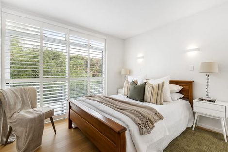 Photo of property in 3/25 Stanley Point Road, Stanley Point, Auckland, 0624