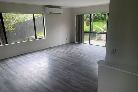 Photo of property in 10 Astelia Place, Goodwood Heights, Auckland, 2105