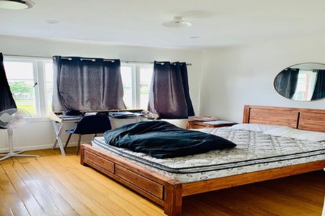 Photo of property in 32 Reid Road, New Lynn, Auckland, 0600