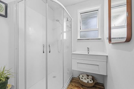 Photo of property in 64 Omata Road, Marfell, New Plymouth, 4310