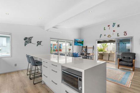 Photo of property in 6a Takahe Place, Mangawhai, 0505