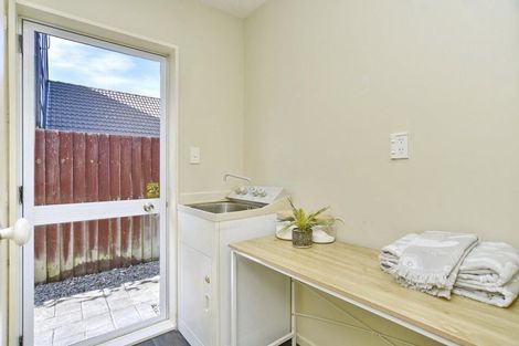 Photo of property in 142 Royal Park Drive, Parklands, Christchurch, 8083