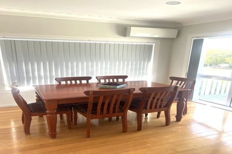 Photo of property in 19 James Evans Drive, Northcote, Auckland, 0627