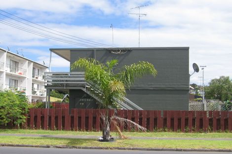 Photo of property in 6/764 Beach Road, Browns Bay, Auckland, 0630