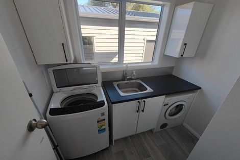 Photo of property in 2/13 Pitcairn Crescent, Bryndwr, Christchurch, 8053