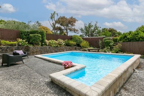 Photo of property in 19 Tauroa Road, Havelock North, 4130