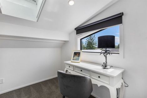 Photo of property in 49 Minaret Drive, Bucklands Beach, Auckland, 2014