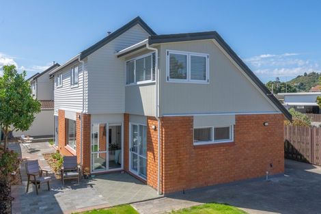 Photo of property in 33c Mana Esplanade, Paremata, Porirua, 5026