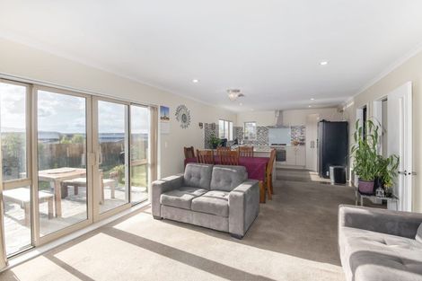 Photo of property in 243 Mark Avenue, Grenada Village, Wellington, 6037