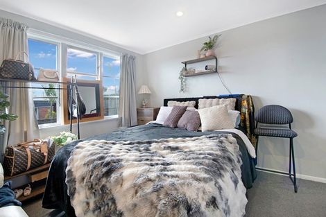 Photo of property in 30 Norcross Avenue, Henderson, Auckland, 0612