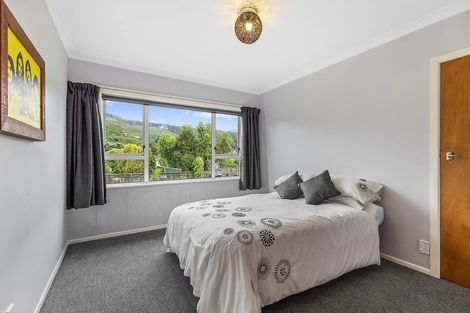 Photo of property in 21 Saint Johns Terrace, Tawa, Wellington, 5028