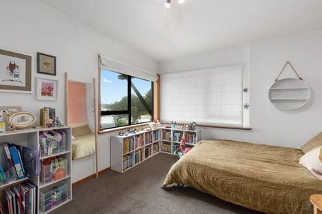 Photo of property in 1/18 The Esplanade, Castor Bay, Auckland, 0620