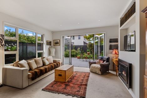 Photo of property in 87 Holly Road, St Albans, Christchurch, 8014