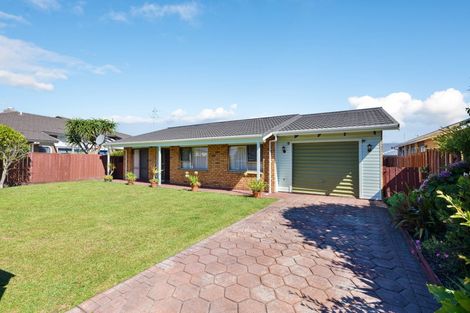 Photo of property in 4 Chablis Place, Henderson, Auckland, 0612