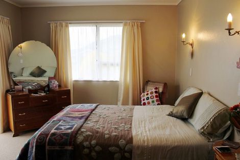 Photo of property in 10 Awanui Drive, Waikanae, 5036