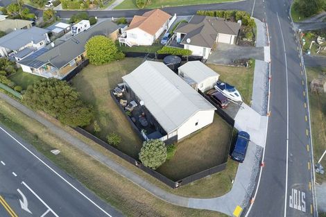 Photo of property in 2 Cable Bay Block Road, Cable Bay, 0420