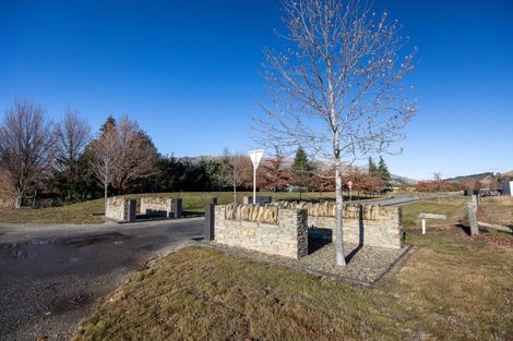 Photo of property in 14 Little Orchard Way, Wanaka, 9382