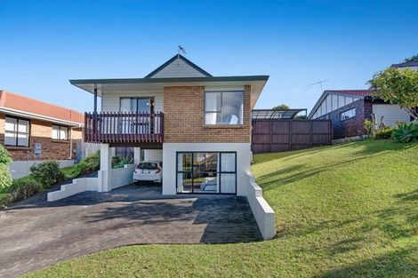 Photo of property in 18 Kennedy Avenue, Forrest Hill, Auckland, 0620