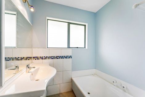 Photo of property in 10 Comeskey Grove, Elderslea, Upper Hutt, 5018