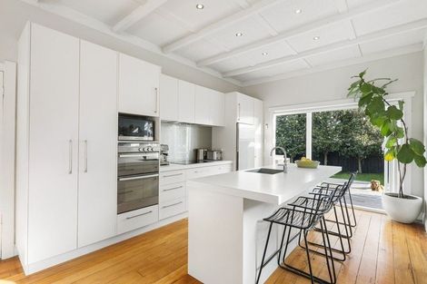 Photo of property in 4 Curzon Street, Onehunga, Auckland, 1061