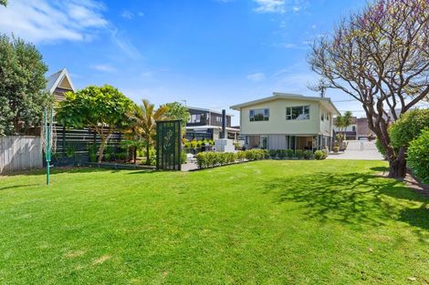 Photo of property in 4 Tahi Road, Paraparaumu Beach, Paraparaumu, 5032