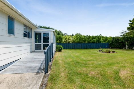 Photo of property in 80 Parris Street, Waitara, 4320