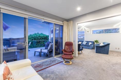 Photo of property in 5 Seascape View, Paremata, Porirua, 5024