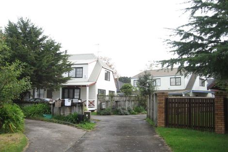 Photo of property in 2/32 Fiesta Drive, Half Moon Bay, Auckland, 2012