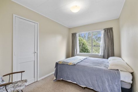 Photo of property in 1 Denver Avenue, Sunnyvale, Auckland, 0612