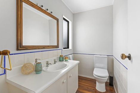 Photo of property in 52 Frobisher Street, Island Bay, Wellington, 6023