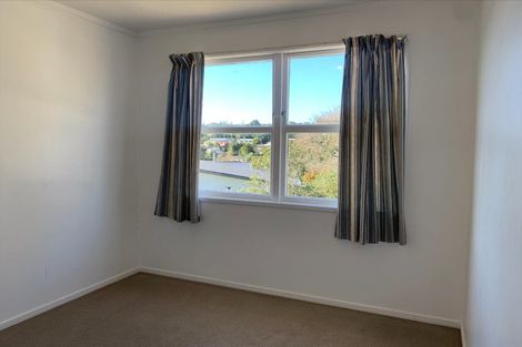 Photo of property in 24 Tamahere Drive, Glenfield, Auckland, 0629