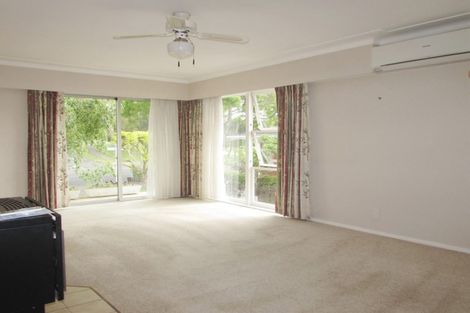 Photo of property in 64 Ray Small Drive, Pahurehure, Papakura, 2113