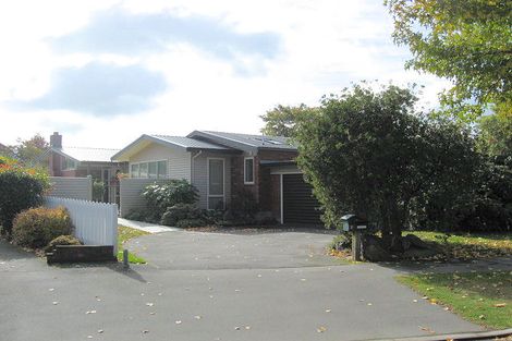 Photo of property in 2 Pulford Place, Ilam, Christchurch, 8041
