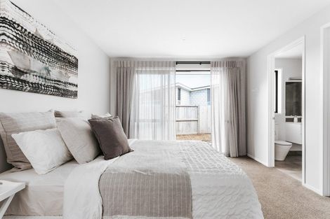 Photo of property in 15 Livingstone Drive, Papamoa Beach, Papamoa, 3118