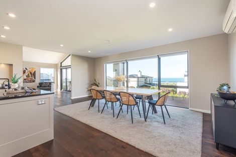 Photo of property in 2 Inverness Lane, Redcliffs, Christchurch, 8081