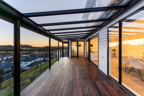 Photo of property in 39 Davey Crescent, Orewa, 0931