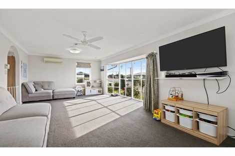 Photo of property in 62 Hargood Street, Woolston, Christchurch, 8062