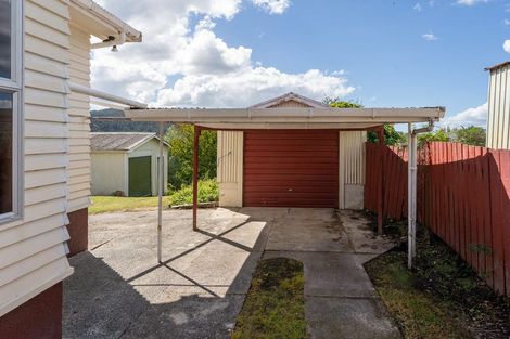 Photo of property in 15 Church Street, Kawakawa, 0210
