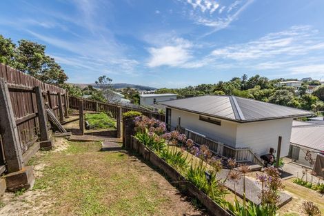 Photo of property in 101 Kenmore Street, Newlands, Wellington, 6037