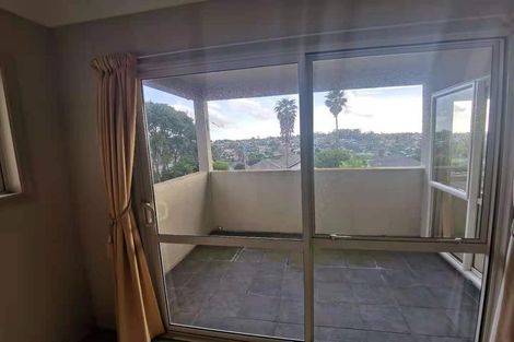 Photo of property in 40 Mandeville Place, Unsworth Heights, Auckland, 0632