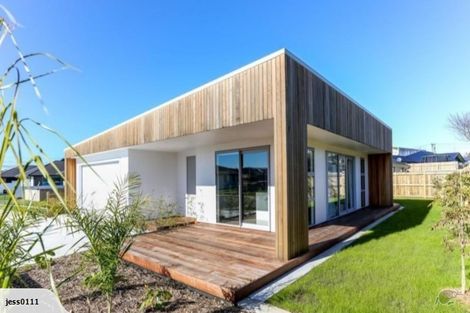 Photo of property in 1 Harry Way, Upper Vogeltown, New Plymouth, 4310