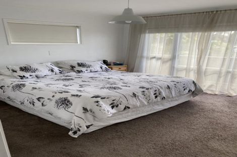 Photo of property in 2 Cooper Road, Stanmore Bay, Whangaparaoa, 0932